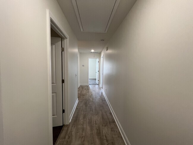Building Photo - 679 Fairview Cir