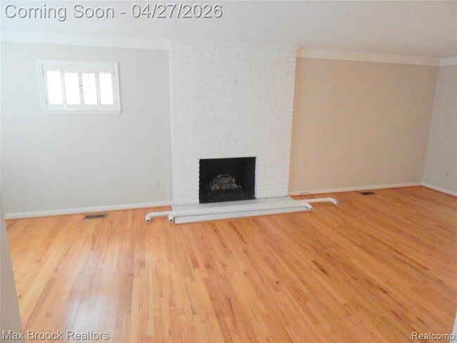 Building Photo - 116 E Hickory Grove Rd