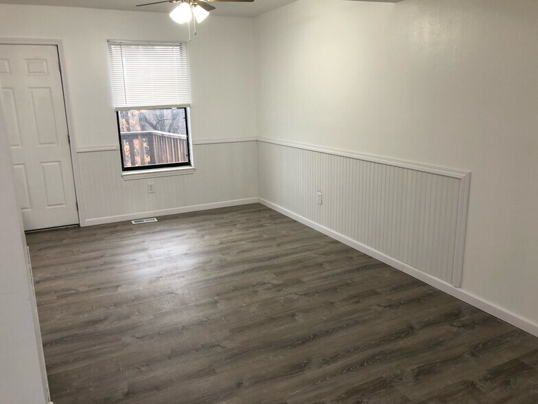 Building Photo - 5206 Chippendale Ln