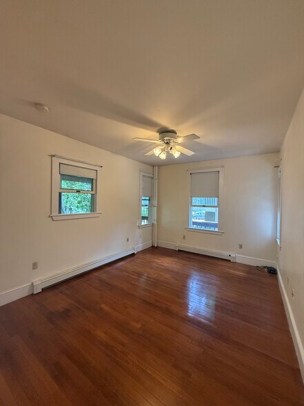 Bedroom - 39 Newtonville Ave