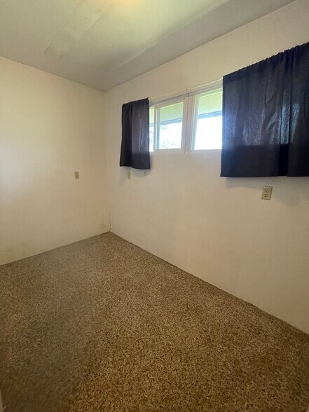 Building Photo - 1300 NE Williams St