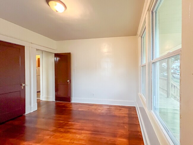 Building Photo - 1808 Fairfax Ave