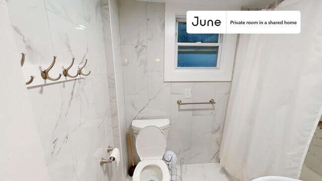 Building Photo - Room in Shared 4 bed/2.5 bath home