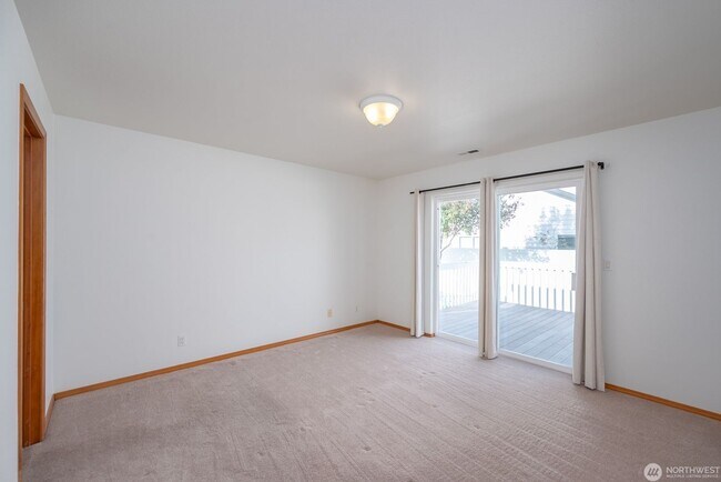 Building Photo - Beautiful 2 Bedroom home with detached shop!