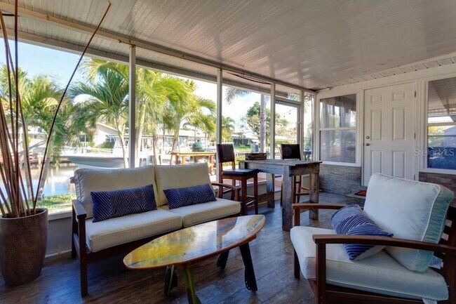 Building Photo - 4165 13th Ln NE