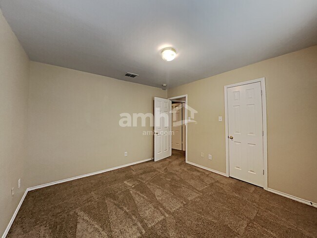 Building Photo - 26814 Sparrow Rdg