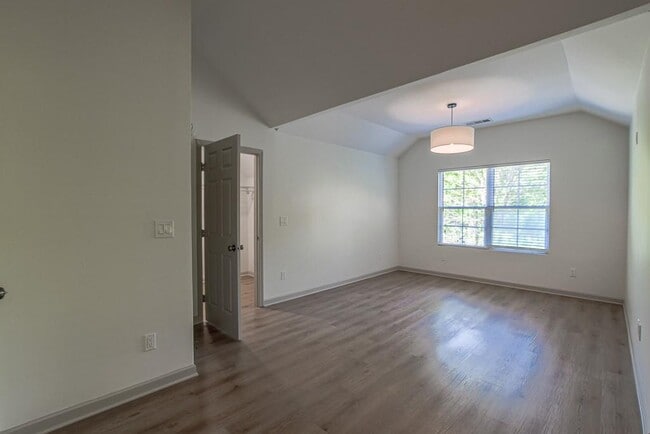 Building Photo - 70 Gardenia Dr NW