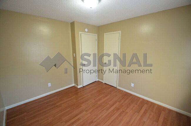 Building Photo - 4001 6th Ave