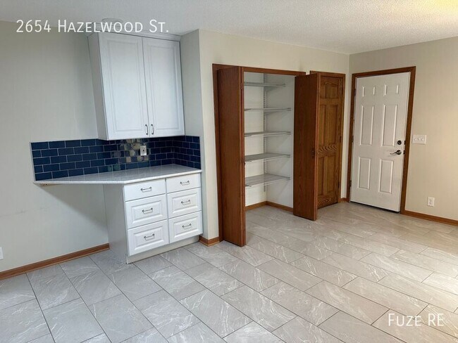 Building Photo - 2654 Hazelwood St