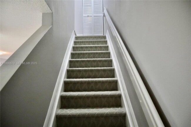 Building Photo - 8656 S Southgate Shores Cir