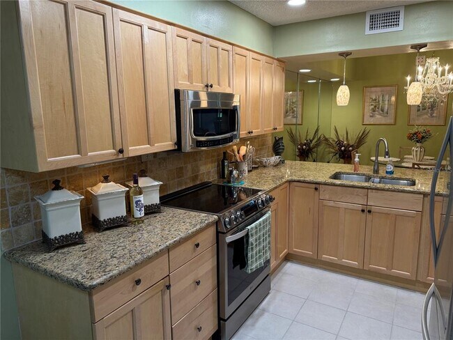 Building Photo - 5770 Ashton Lake Dr