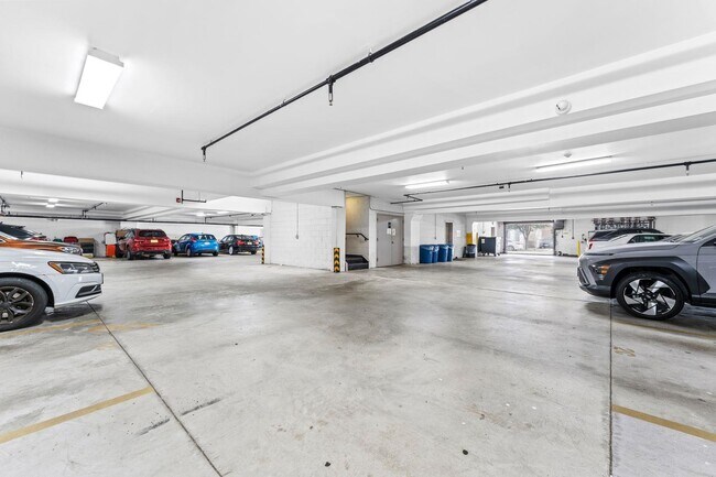 Building Photo - 125 70th St