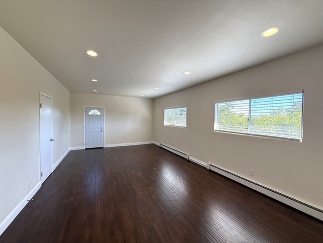 Building Photo - SPACIOUS 3BR/3BA NOVATO HOME WITH FLEXIBLE FLOORPLAN, LARGE FAMILY ROOM AND BONUS AREAS, GREAT OU...