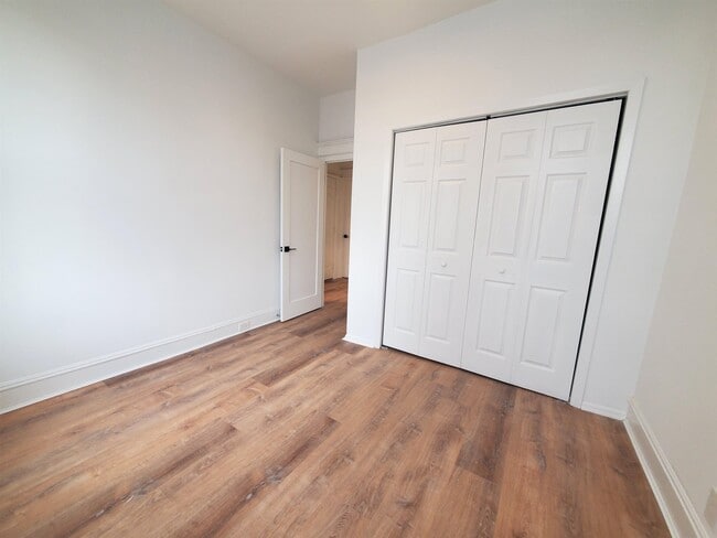 Building Photo - 119 64th St