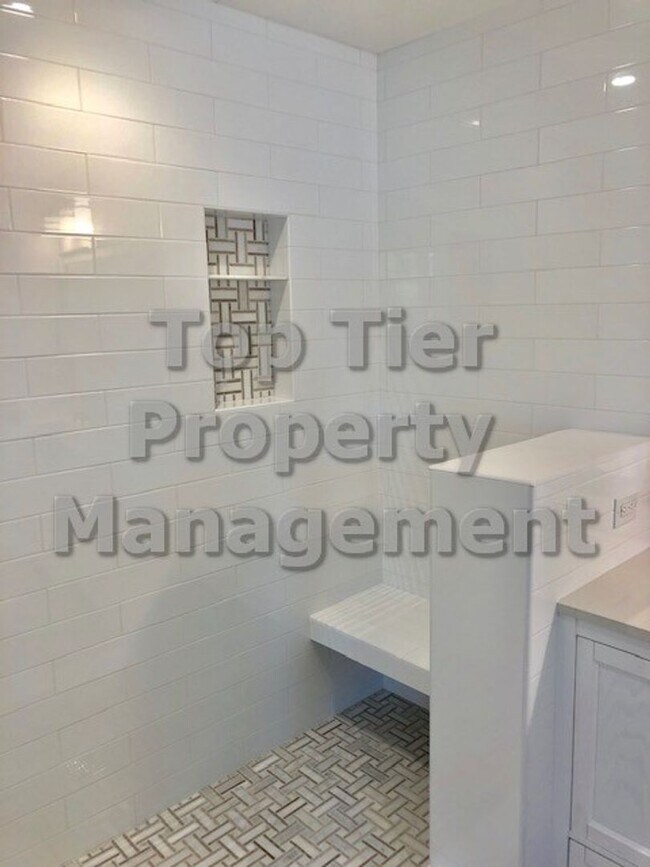 Building Photo - Very nice 4 Bed/3 Bath/2,145 Sqft House in West Danville available 6/15 for Lease!