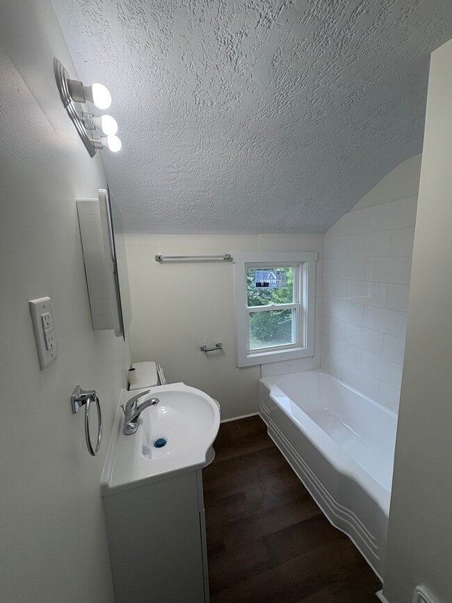 Building Photo - Available Now 2-story. 2 BR w/ Bonus Room