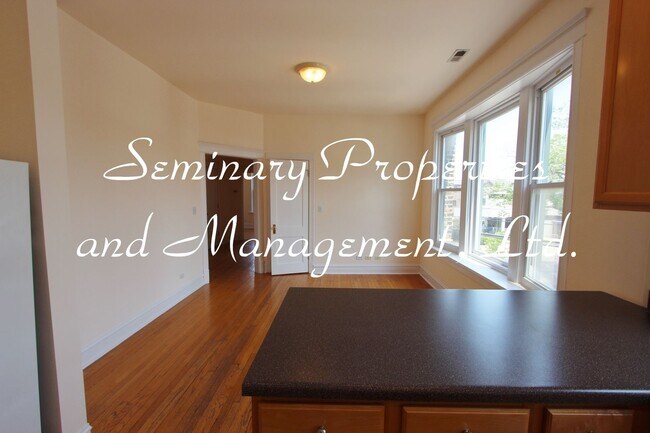 Interior Photo - 1415-1417 W Addison St