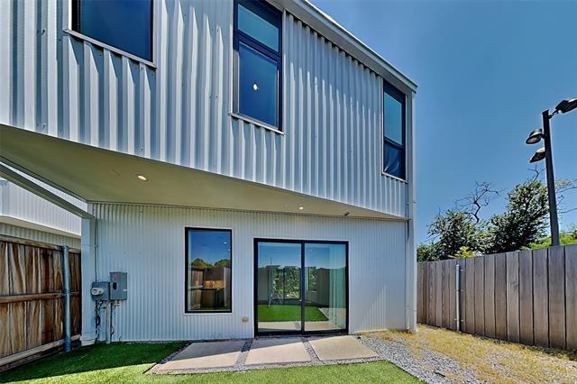 Building Photo - 906 Blackland Ct