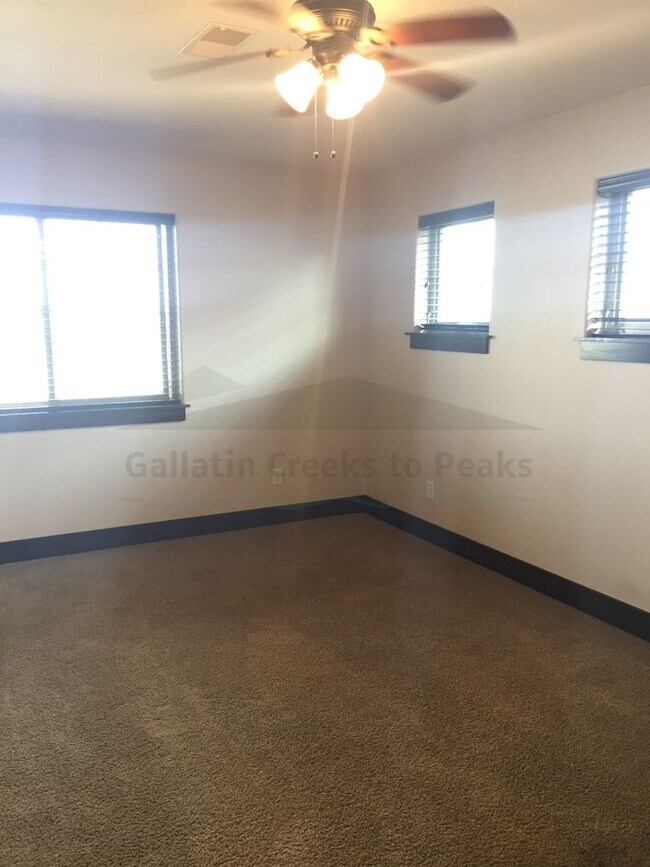 Building Photo - 3BD/2BA Single Family Home