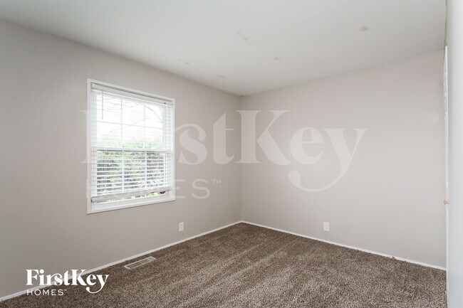 Building Photo - 2718 Westminster Dr