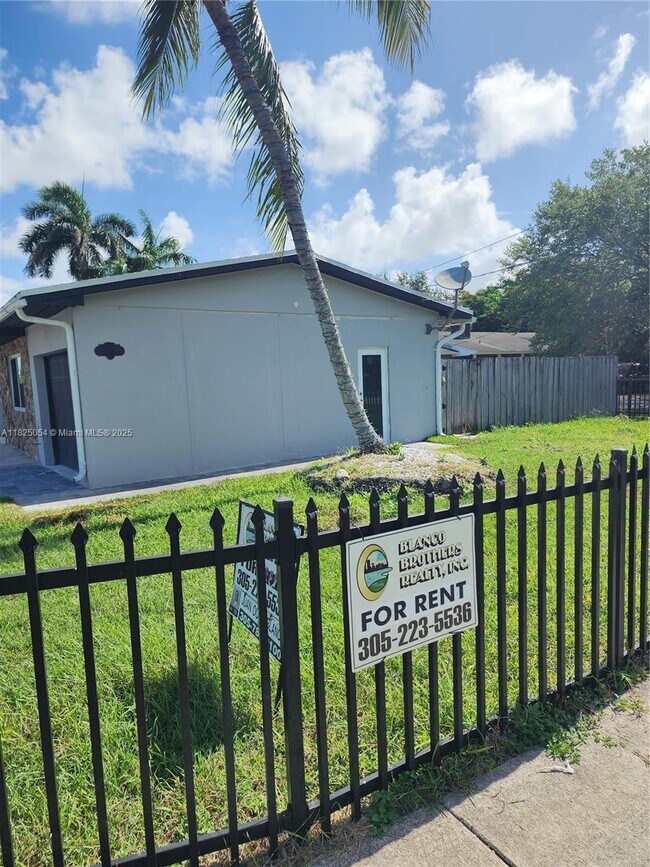Building Photo - 771 NW 15th St