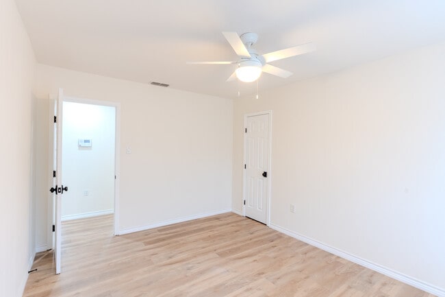 Building Photo - 1341 Peach St