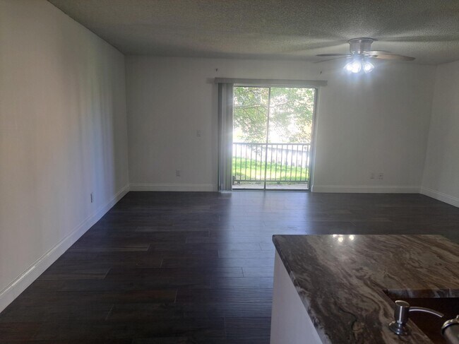 Building Photo - 2050 Oleander Blvd