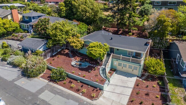 Building Photo - 35 Franciscan Way