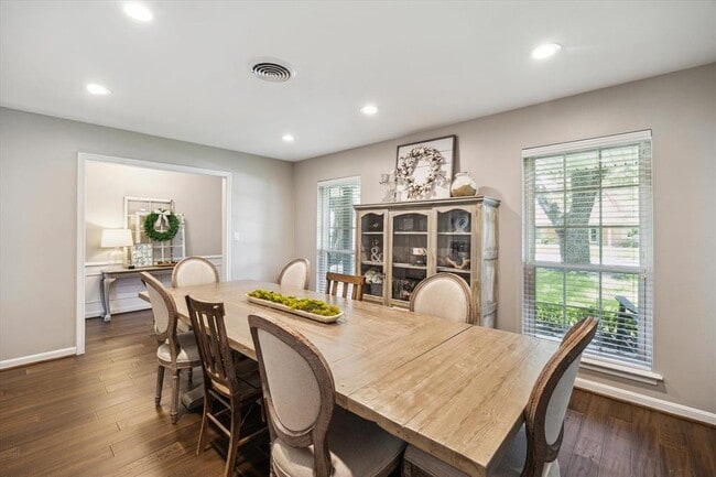 Building Photo - 10714 Piping Rock Ln