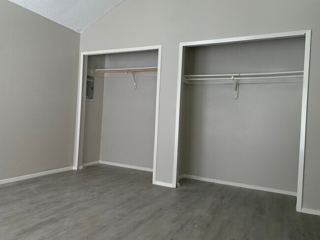 Building Photo - 6114 W Mount Houston Rd
