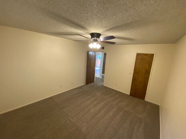 Building Photo - Cozy apartment for rent in Visalia