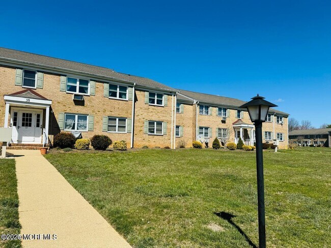Building Photo - 35 Manchester Ct