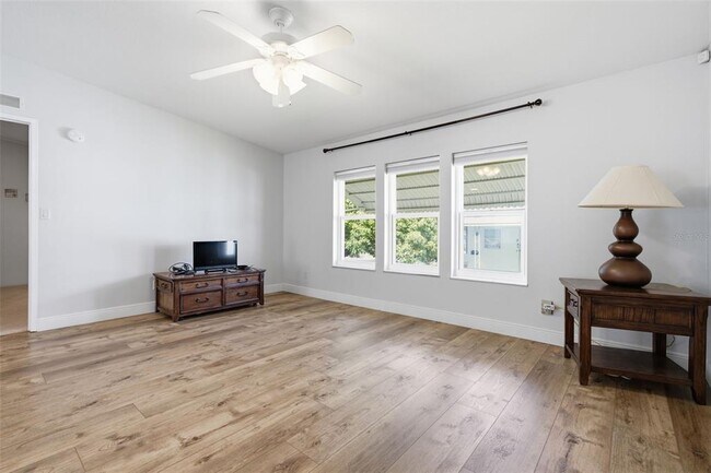 Building Photo - 7 Frangipani Cir