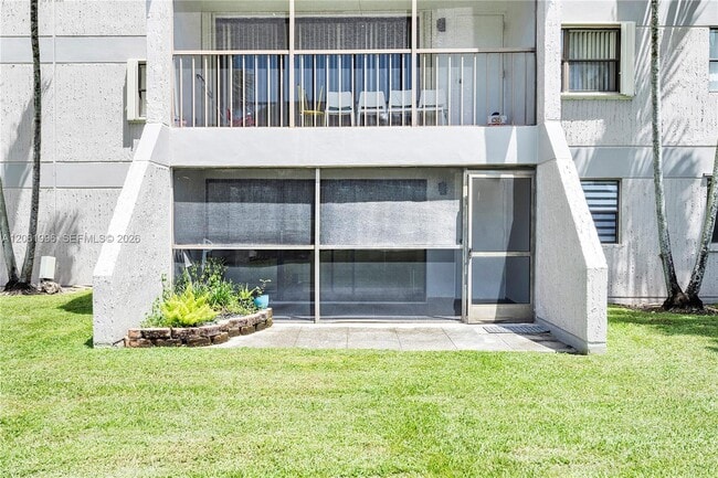 Building Photo - 230 Lakeview Dr