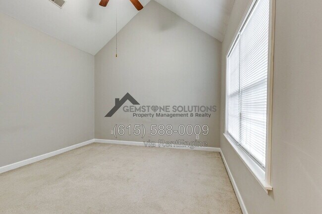 Building Photo - 1012 McKenna Dr