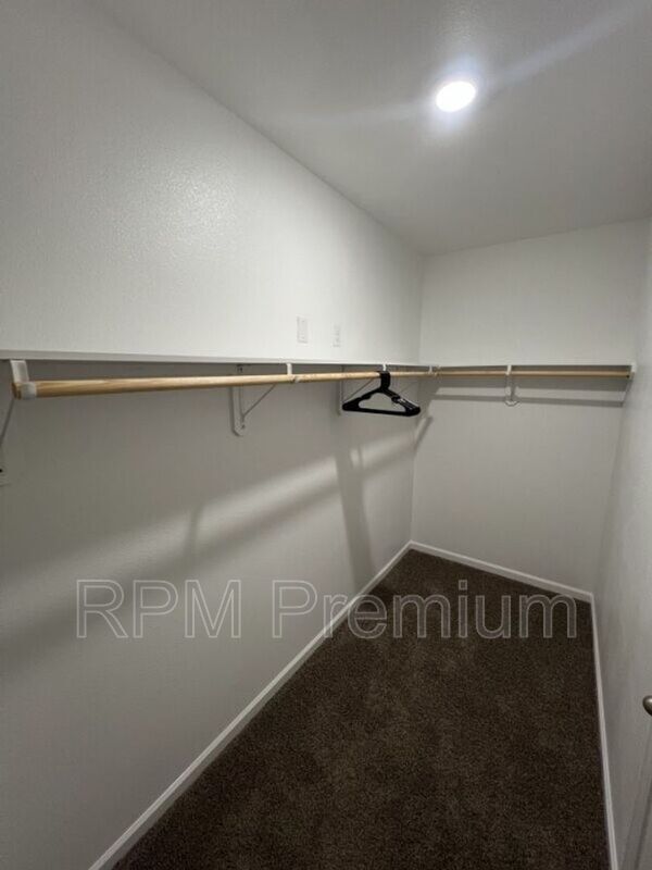 Building Photo - 1255 Drago Dr