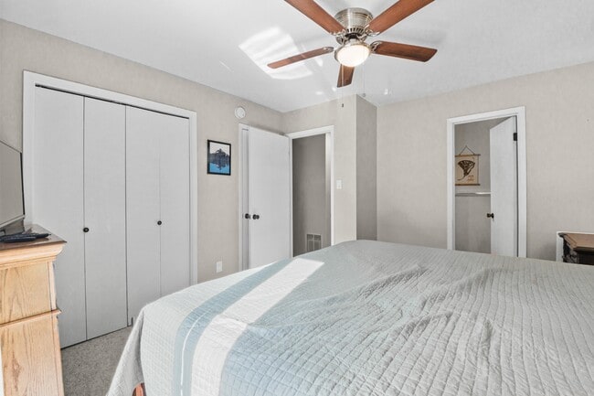 Building Photo - 103 Racquet Pl