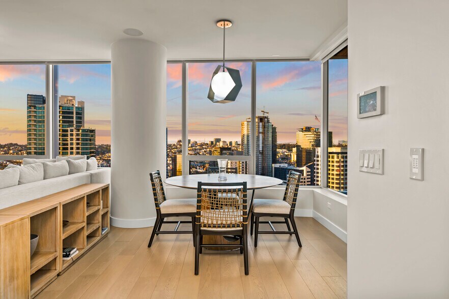 Building Photo - 888 W E St