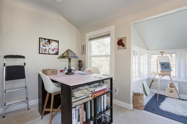 Building Photo - Beautifully Renovated 5 Bedroom Midtown Home