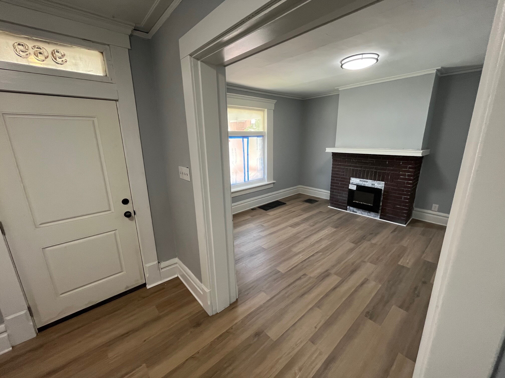 Family Room - 969 Wilson Ave