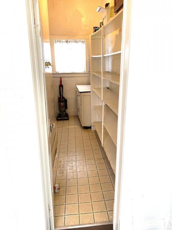 Building Photo - 645 Logan St