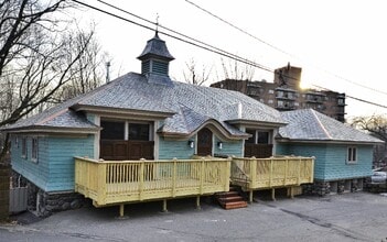 Building Photo - 96 Hillside Ave