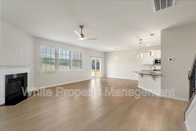 Building Photo - 2039 Morning Gold Dr