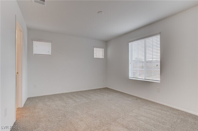 Building Photo - 618 Bellus Pl