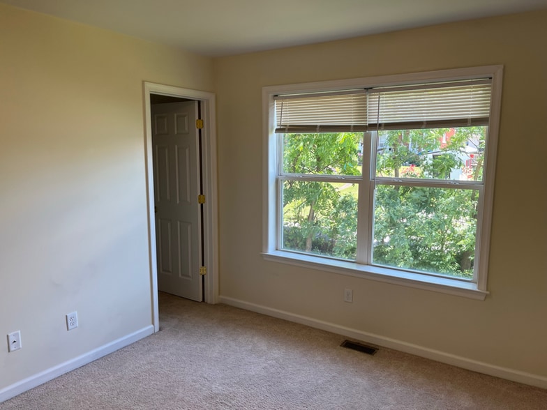 Building Photo - 516 Dakemich Ct