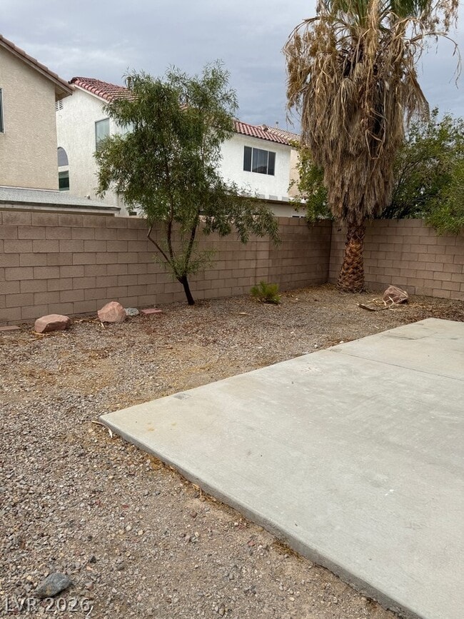 Building Photo - 8475 Regal Hills Ct