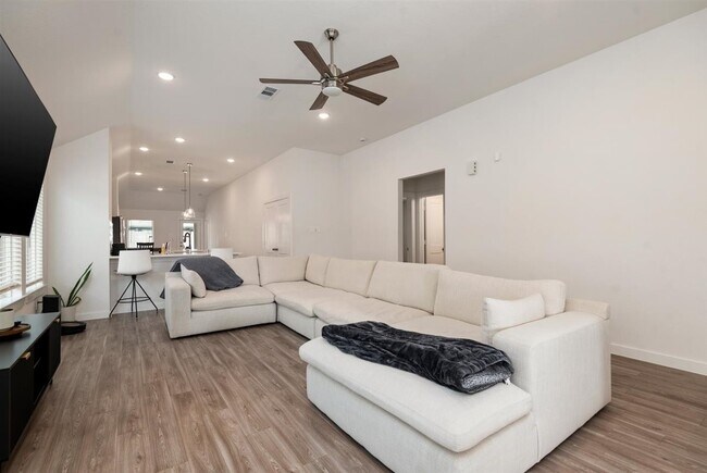 Building Photo - 17230 Black Ash Ct