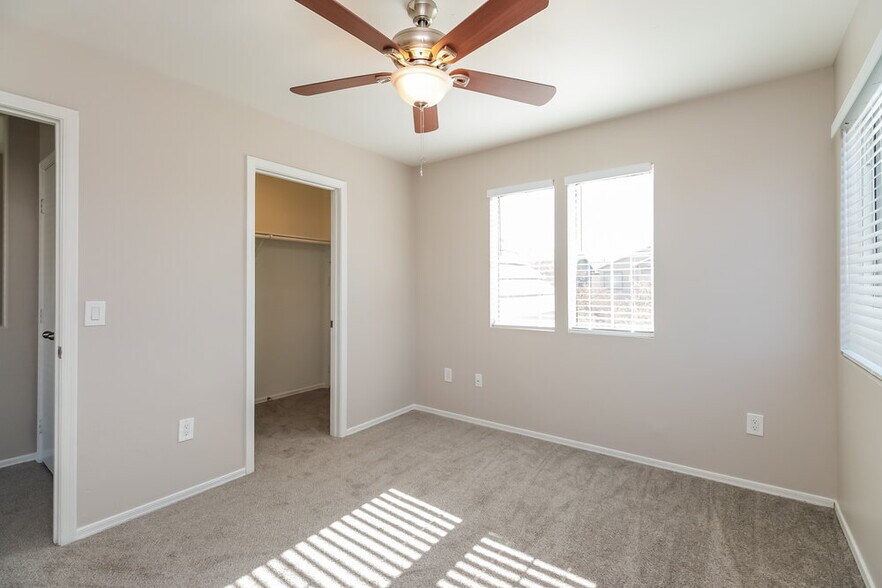 Building Photo - 7233 S 40th Ave