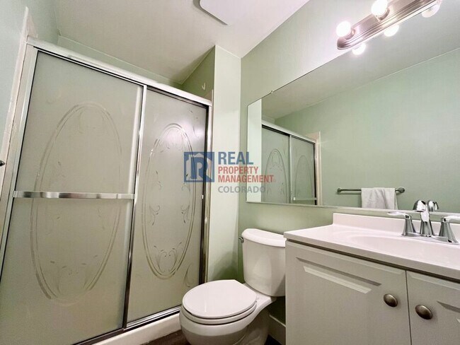 Building Photo - 920 S Walden Way