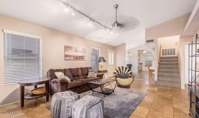 Building Photo - 8813 E Charter Oak Dr